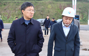 南溪區(qū)委書記、南溪經(jīng)開區(qū)黨工委書記劉剛率隊調(diào)研遠東股份宜賓智能產(chǎn)業(yè)園